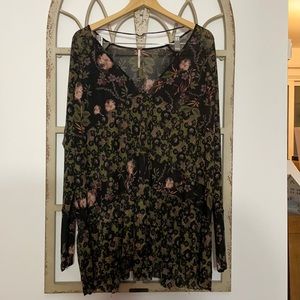 Women’s free people long sleeve top